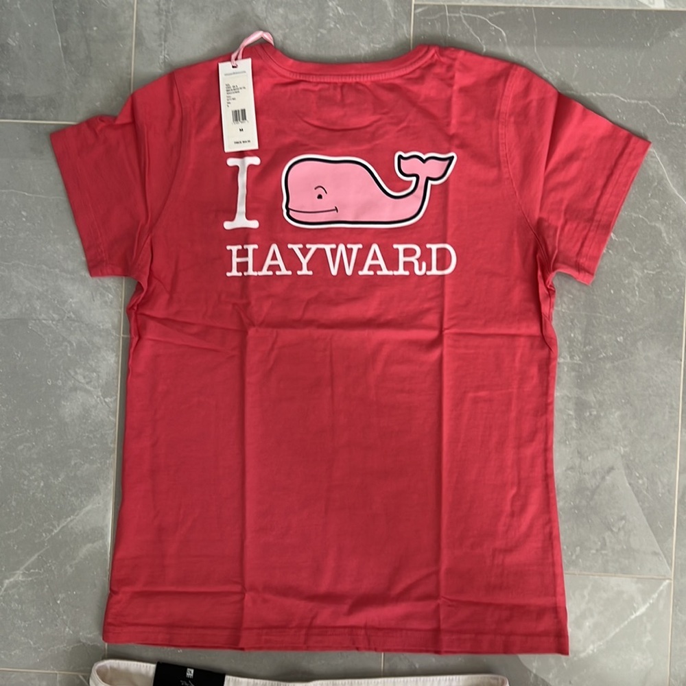 Vineyard Vines Women’s Short Sleeve Tee I Whale Hayward Jetty Red